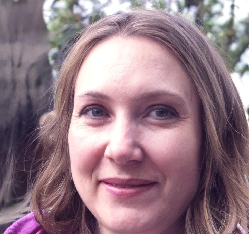 Portraitfoto von Lena Korfmann, Autorin des Blogs
